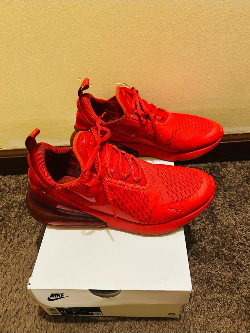 Nike Men’s Red Lightweight Running Sneakers